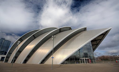 Vista lateral del Auditorio Clyde - Norman Foster obras