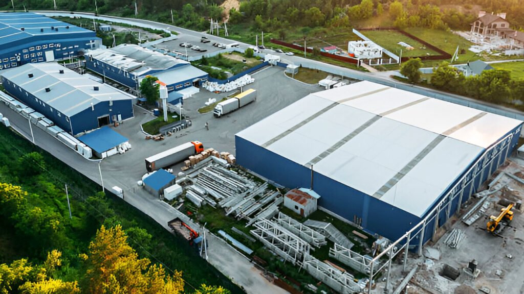 Almacenes con con cubiertas de panel Econotecho Ternium