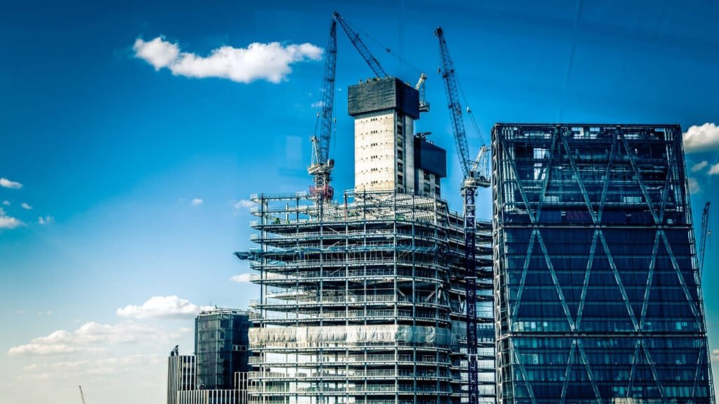 Construcción de edificio de gran magnitud con losacero aplicado en los entrepisos