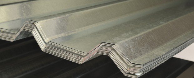 Acercamiento a perfil acanalado de lámina galvanizada R72